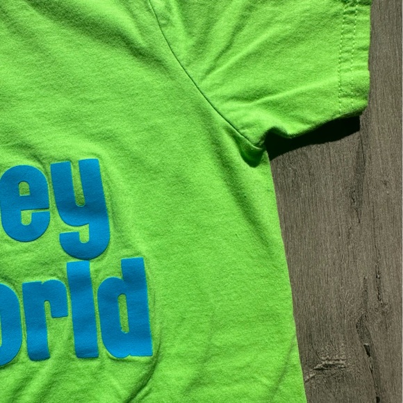 Walt Disney World T-shirt - size small - Picture 5 of 6
